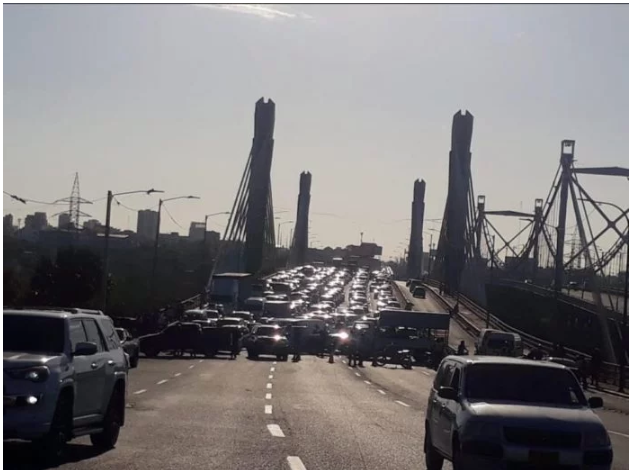  (AHORA) Policía Nacional Justifica cierre de Puentes.