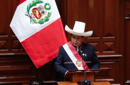 Presidente de Perú disuelve el Congreso y anuncia un “gobierno de excepción”