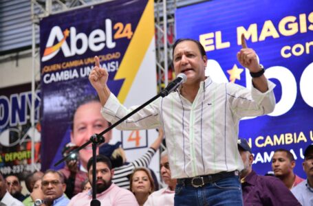 Abel Martínez asumirá la coordinación de su campaña de forma provisional